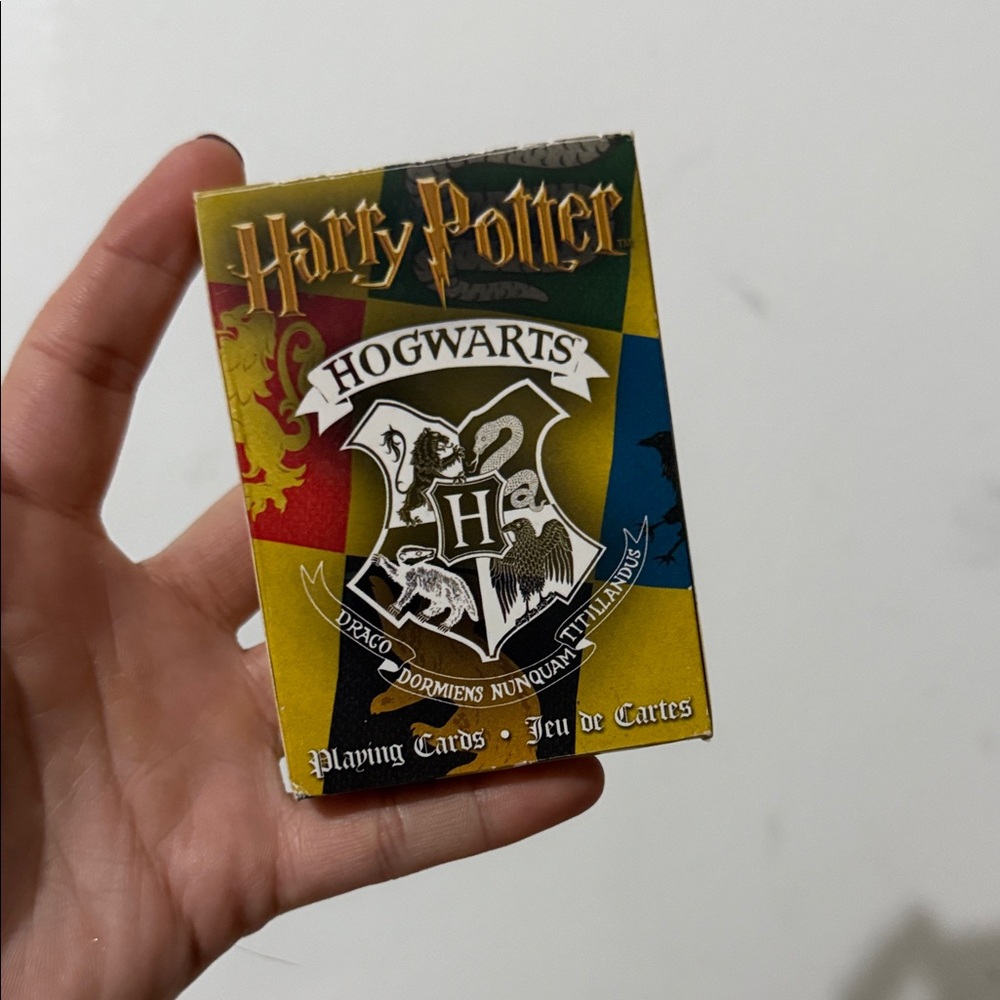 HARRY POTTER HOGWARTS PLAYING CARDS